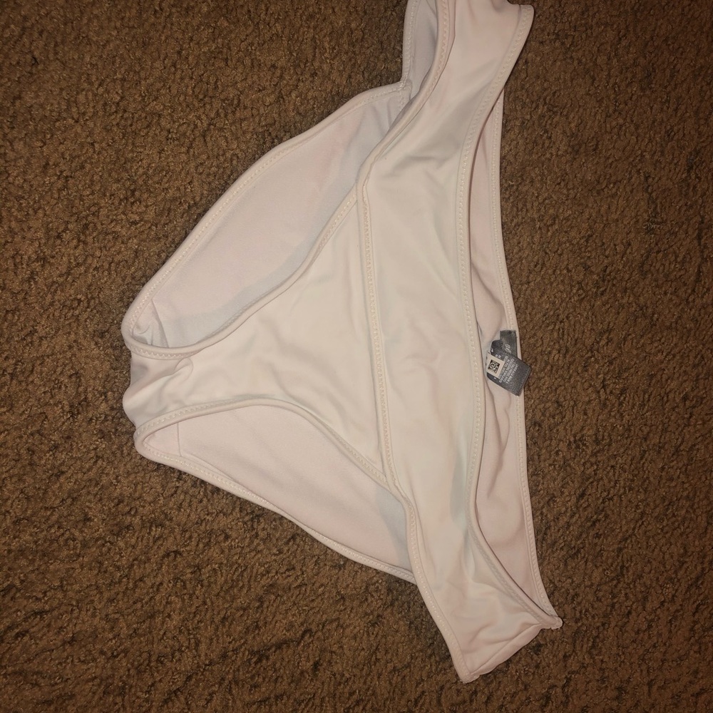 American eagle white bikini bottoms. Size M